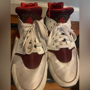 Nike Air Huaraches- Women Size 8